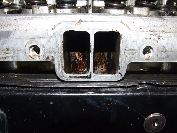 Sticking V8 valves 2.webp